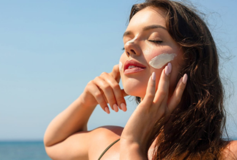 Cat de des aplici crema de protectie solara? Sfaturi si recomandari