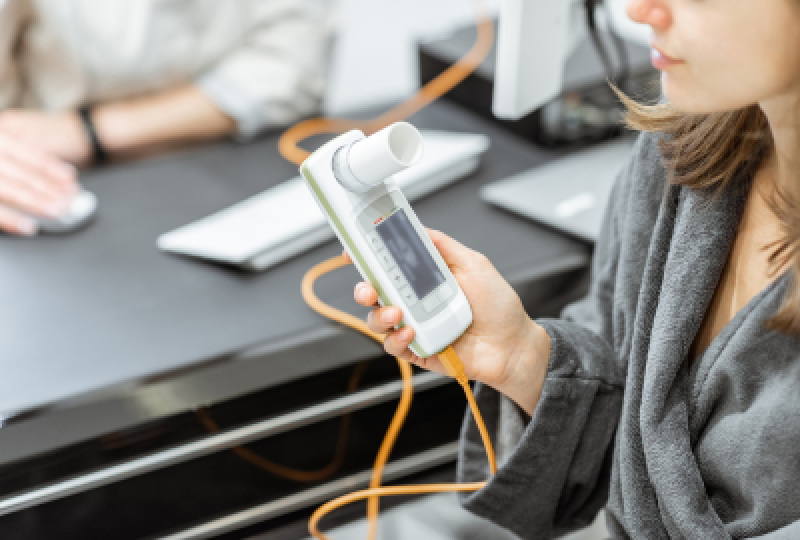 Ce este, cum se foloseste si cum te ajuta un spirometru?