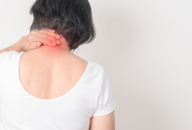 Spondiloza cervicala: ce este, ce cauze si simptome are, alternative de tratament