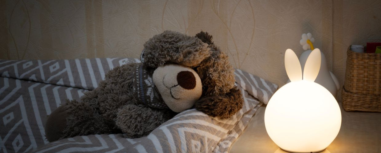Lumina de veghe in camera copilului, intre mituri si realitate