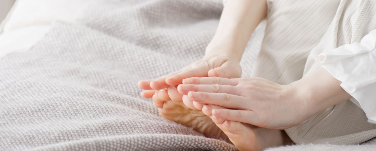Picioare mereu reci? Cauze posibile si solutii sigure