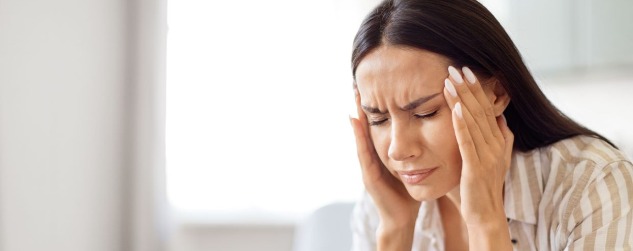 Tot ce trebuie sa stii despre migrena – de la primele semne la solutii sigure